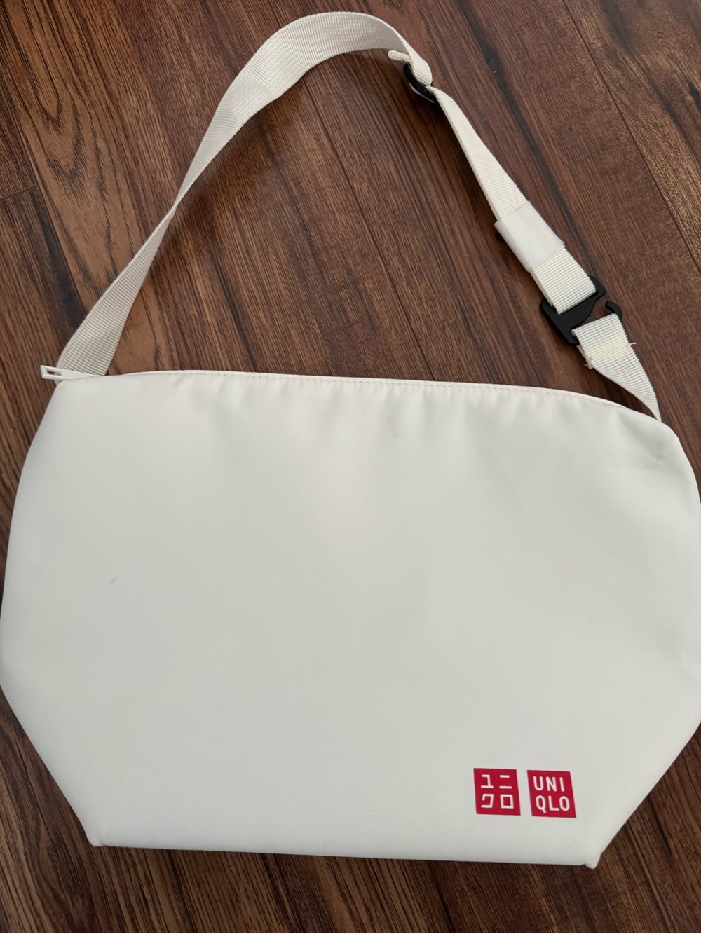 UNIQLO Insulated Lunch Bag Cooler Off-White Adjustable Crossbody Strap